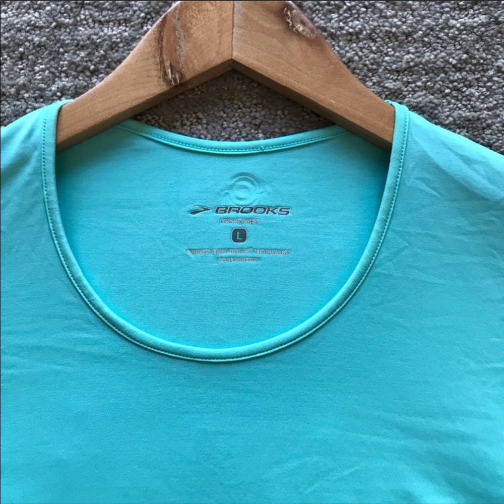 Brooks Equilibrium Technology Long Sleeve View 4